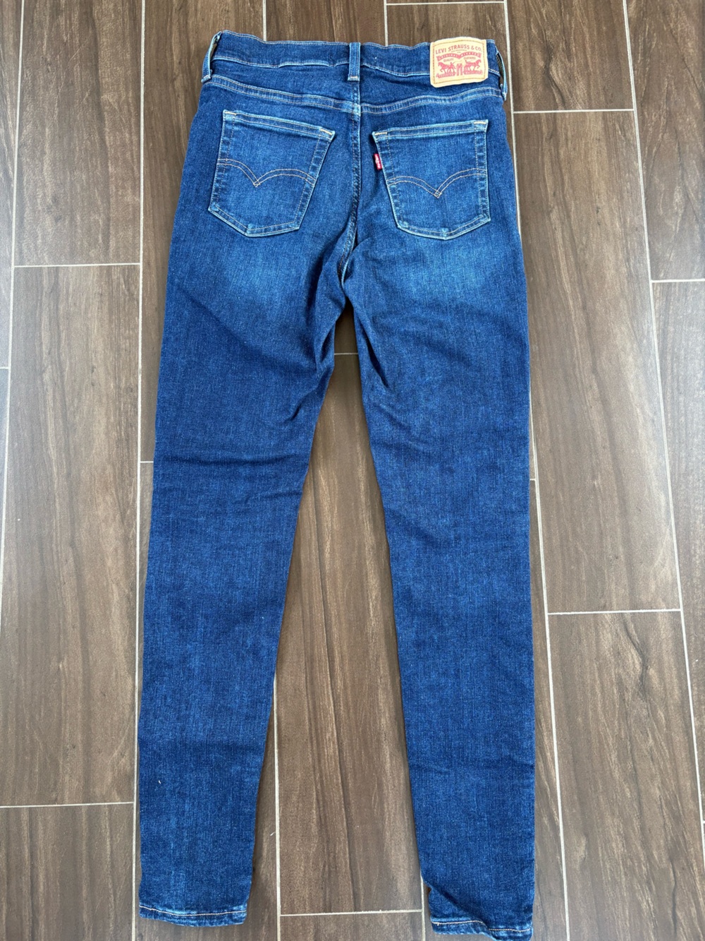 Levi's 720 High Rise Super Skinny Jeans Medium Wash Blue Women's Size 28 - Picture 4 of 7